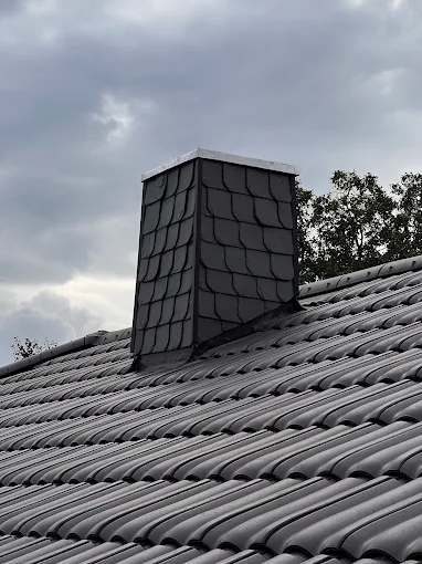 Schieferverkleideter Schornstein